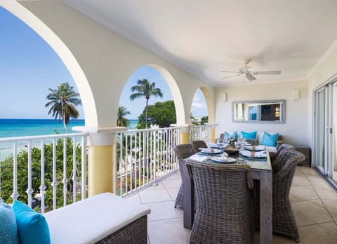 Panoramic views of the picturesque Dover Beach