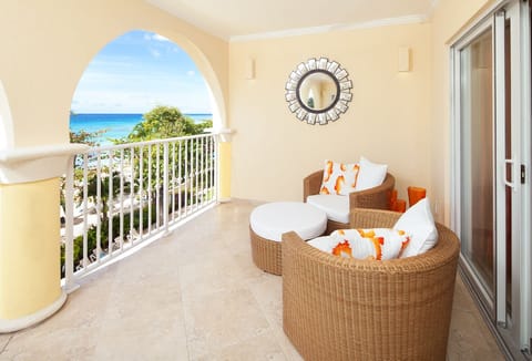 Sapphire Beach 309 - Patio sitting area