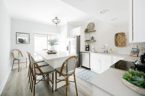 Welcome to Lynwood Collection on Forsyth Park!