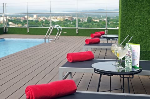 Seasonal outdoor pool
