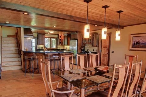 Dining room & Kitchen