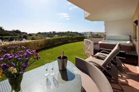 Terrace with jacuzzi