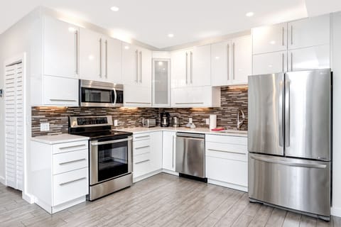 Kitchen offers high end, stainless steel appliances