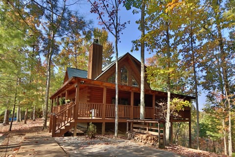 Exterior of Balsam Mist Lodge