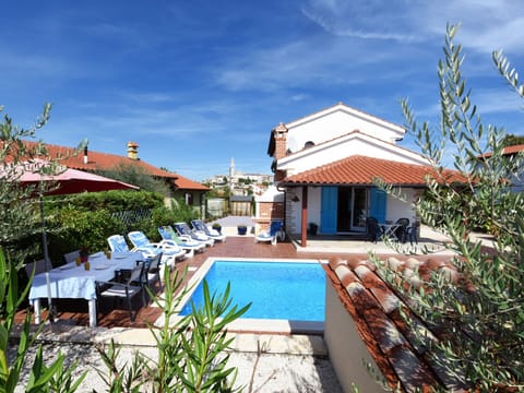 Cherry House garden and pool