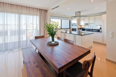 Dining Room &amp; Kitchen