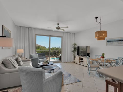 Welcome to Beach Resort 306!