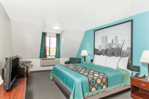 Pillowtop beds, desk, laptop workspace, blackout drapes