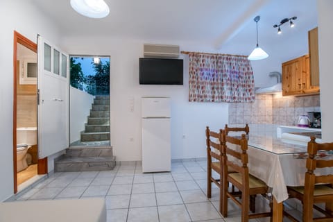 The Apartment has a few steps down. and the summer is very cool