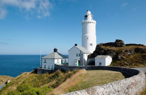 Beacon Cottage overlooks the sea and Landward Cottage adjoins the lighthouse