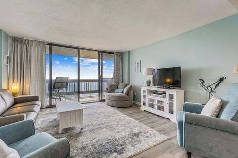 Main Level,Living Room,