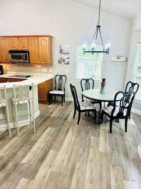 Kitchen Table and Bar