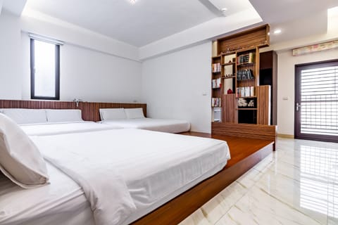 Family Room, Balcony | Free WiFi, bed sheets