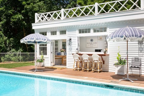 Manor Lane's poolside bar!