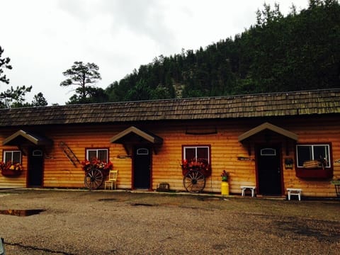 middle unit is RUSTIC CHARM