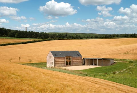 Blagdon Lower Barn is totally secluded and is accessed via a 400m long drive from the road