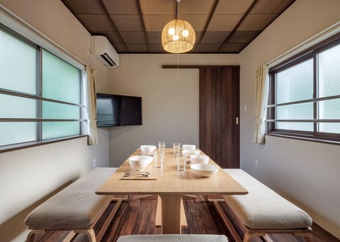 Private Vacation Home | In-room dining
