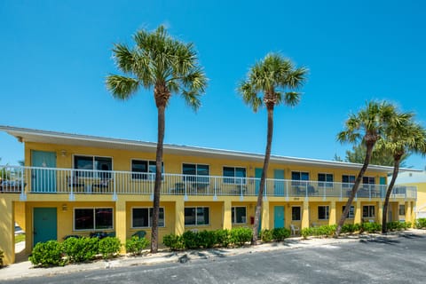 Florida Blue Skies. Corner unit is bright with natural light