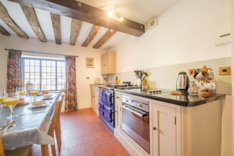 Ground floor: Kitchen / breakfast room with Aga