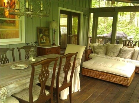 Foxdale Upstairs Screened Porch