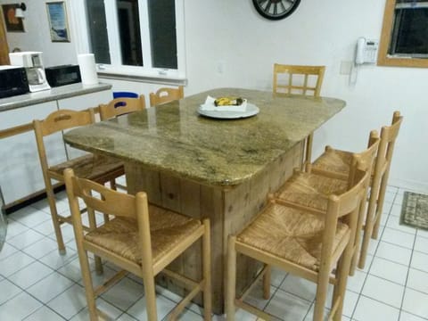 Mount Snow Rental,  granite kitchen,  snow rental VRBO mountain vacation rental