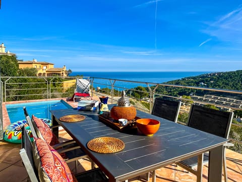 Front terrace with sea view and the small pool.