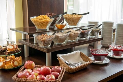 Daily buffet breakfast for a fee