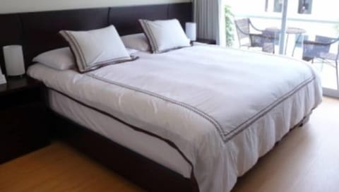 Main bedroom (1st view)