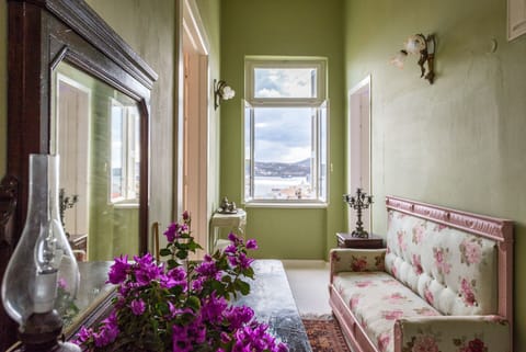 second floor entrance with sea views 