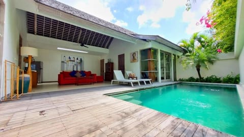 Private Pool & Living Room