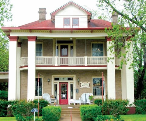 Laurel Ridge Inn. a stately reminder that historic homes have modern relevance,