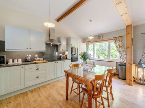 Kitchen/diner | Captain’s Quarters - Keel Lodges, Staithes, near Whitby