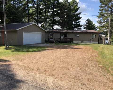 View from the street ... plenty of parking!