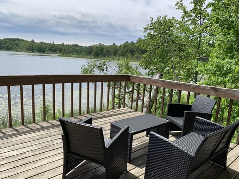 Large wrap around deck