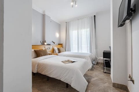 Standard Double Room | In-room safe, desk, iron/ironing board, free WiFi