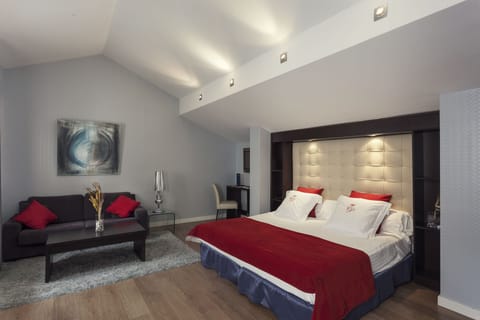 Junior Suite | Premium bedding, minibar, in-room safe, desk