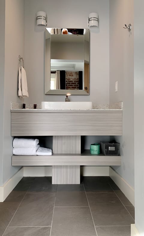 Shower, free toiletries, towels, soap