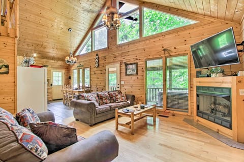 Sevierville Vacation Rental | 2BR | 3BA | 1,440 Sq Ft