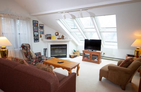 Welcome to our cozy and charming condo - Please note that photos are representative!
