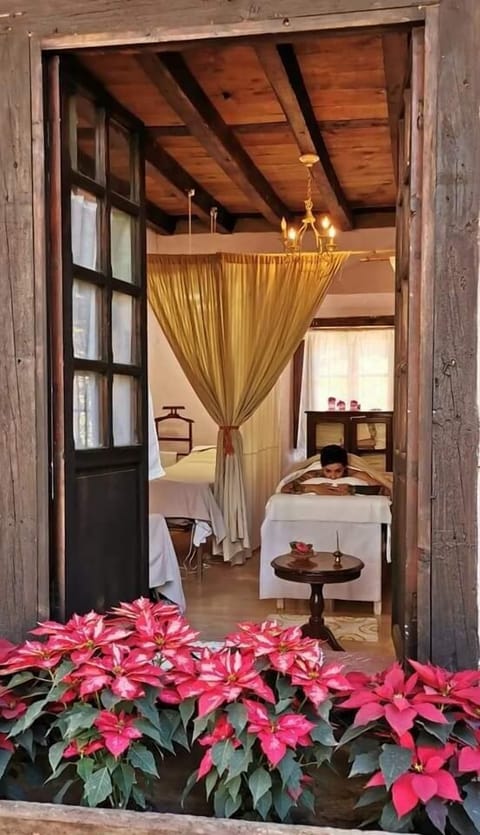 Sauna, body treatments, aromatherapy, facials, reflexology, massages