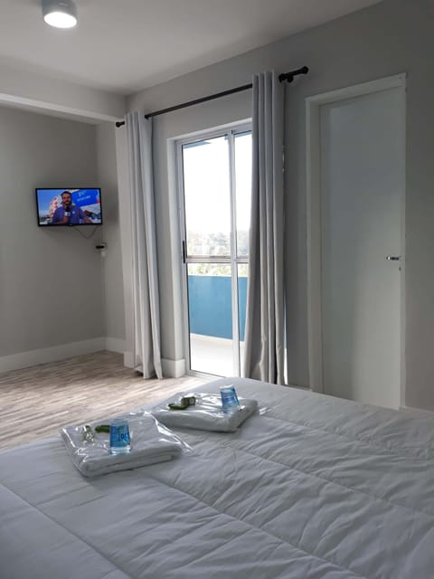 Hypo-allergenic bedding, pillowtop beds, laptop workspace