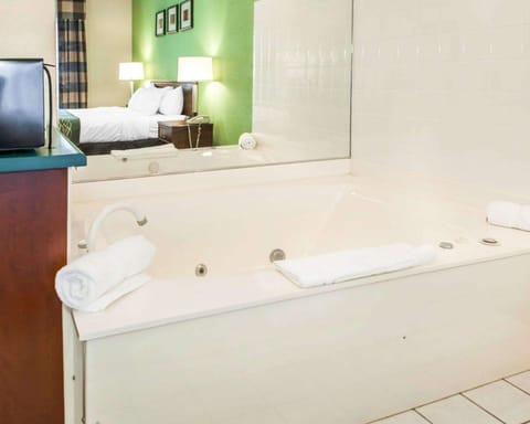 Minibar, individually furnished, desk, laptop workspace