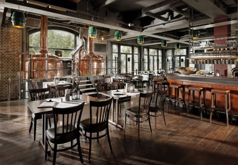 2 restaurants; breakfast, lunch, dinner, and brunch served