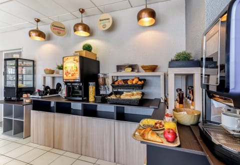 Daily buffet breakfast for a fee