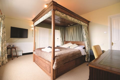 Superior Double Room | Premium bedding, individually decorated, individually furnished, desk