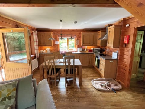 Fully equipped Kitchen and dining area