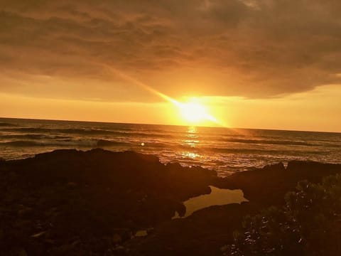 A sunset view at Casa De Emdeko