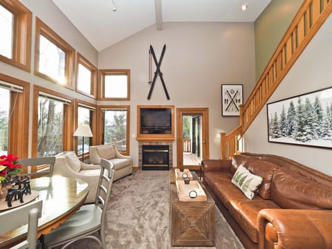 True skiers condo - Condo has undergone a complete renovation with all new furniture, all walls painted and many additional upgrades.  Great location and space for a large, or small, group.