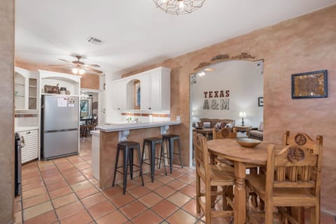 Gourmet cooks kitchen with 2 separate sinks, bar, fully stocked for your group! 