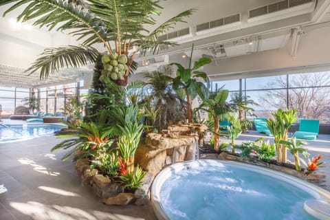 Indoor spa tub